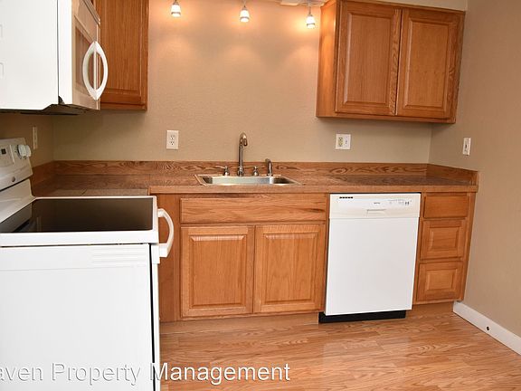 3rd image of 4914 McKinley Ave #A