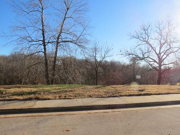 3rd image of 6082 S Thornwood Cir