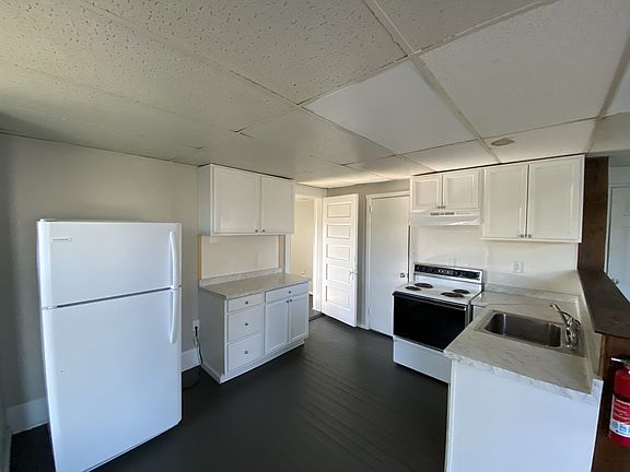 5th image of 62 W North St #5