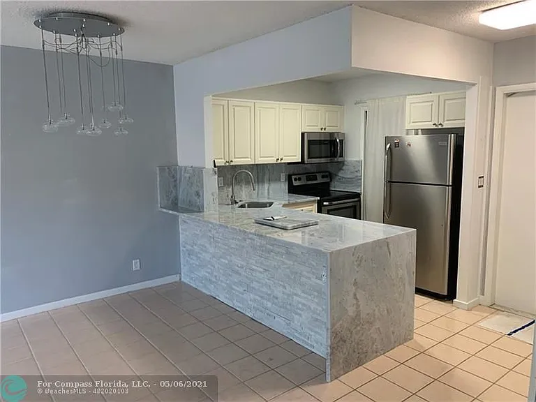 430 SE 2nd Ave #3E — Photo 30