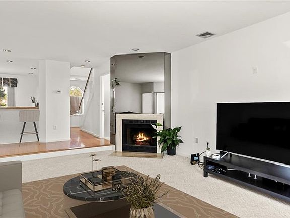 3rd image of 1900 Summer St Unit 1