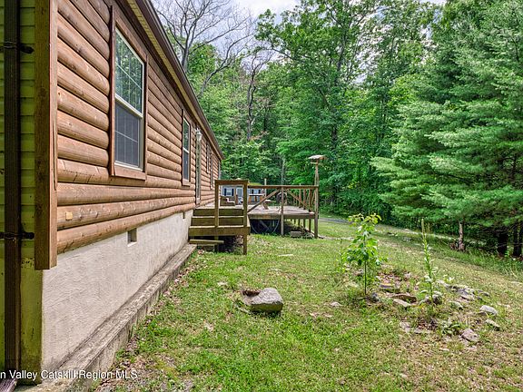 4th image of 140 Mossy Hill Road