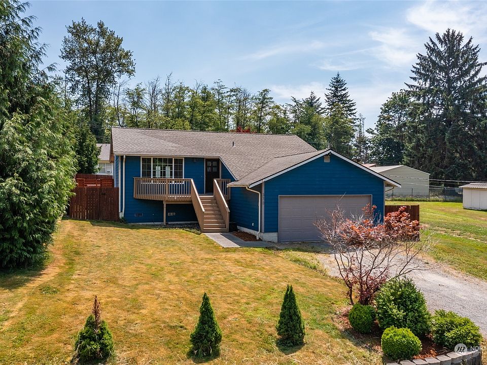 1st image of 370 Lakeside Drive