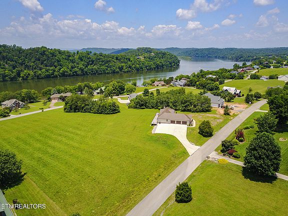 3rd image of Marble Bluff Dr