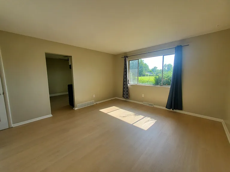 961 S Waverly St #961 — Photo 7