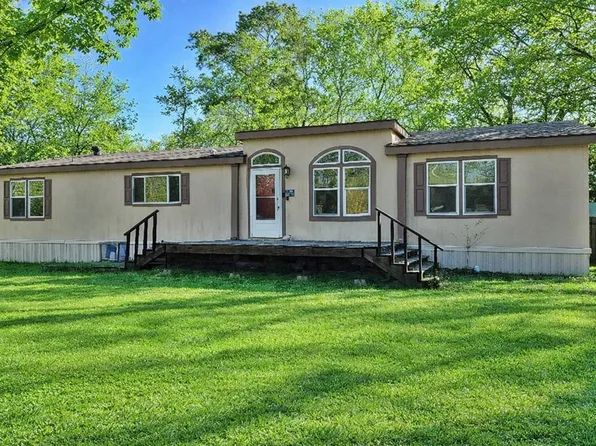 105 W Spruce St, Huntington, TX 75949