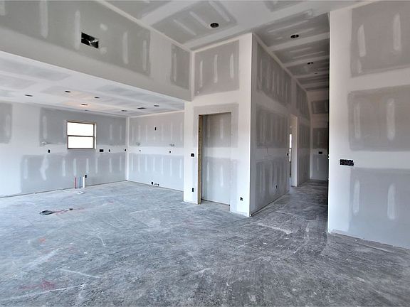 4th image of 32 Neecee Dr #32