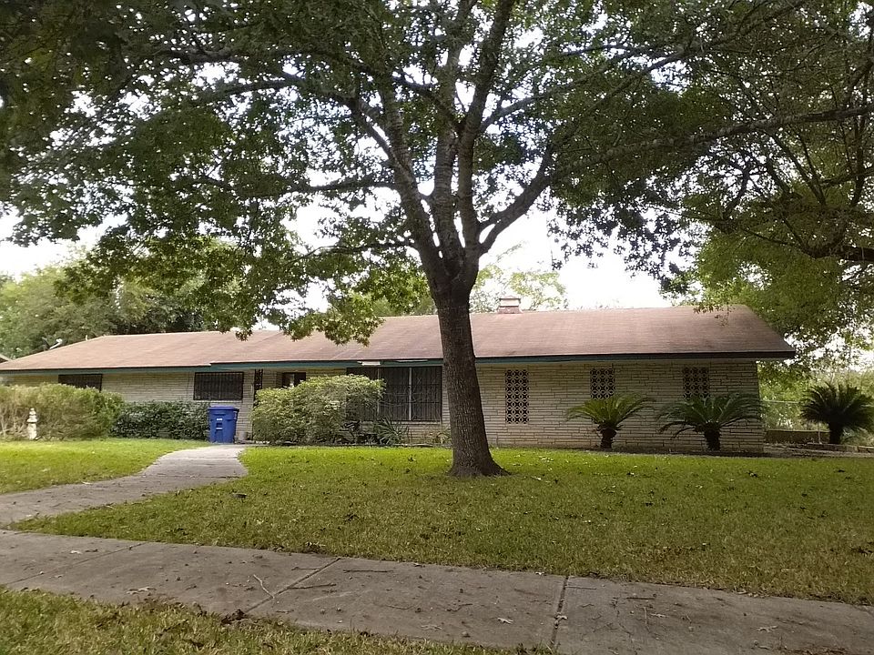 1st image of 206 Meadowood Ln