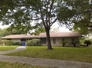 206 Meadowood Ln, San Antonio, TX 78216