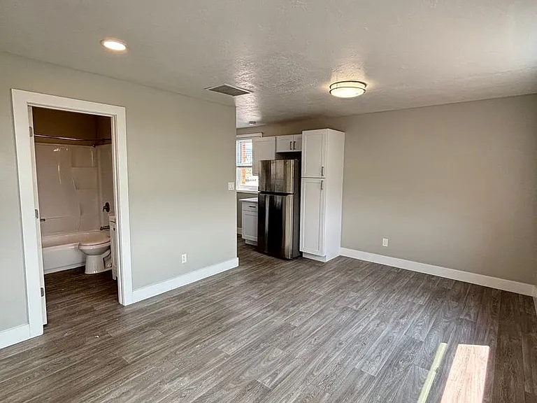 New Brigham Apartments — Photo 48