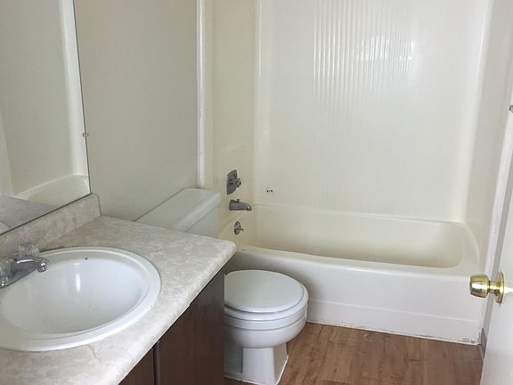 5th image of 709 E Houston Ave APT 18