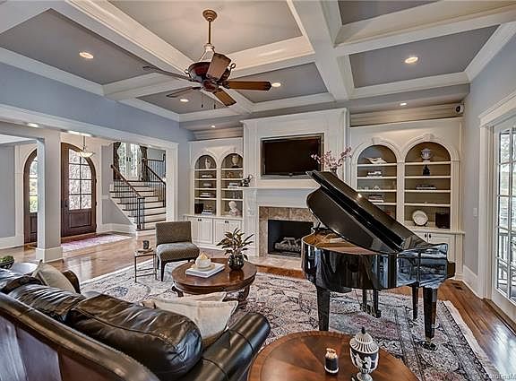 5th image of 179 Milford Cir