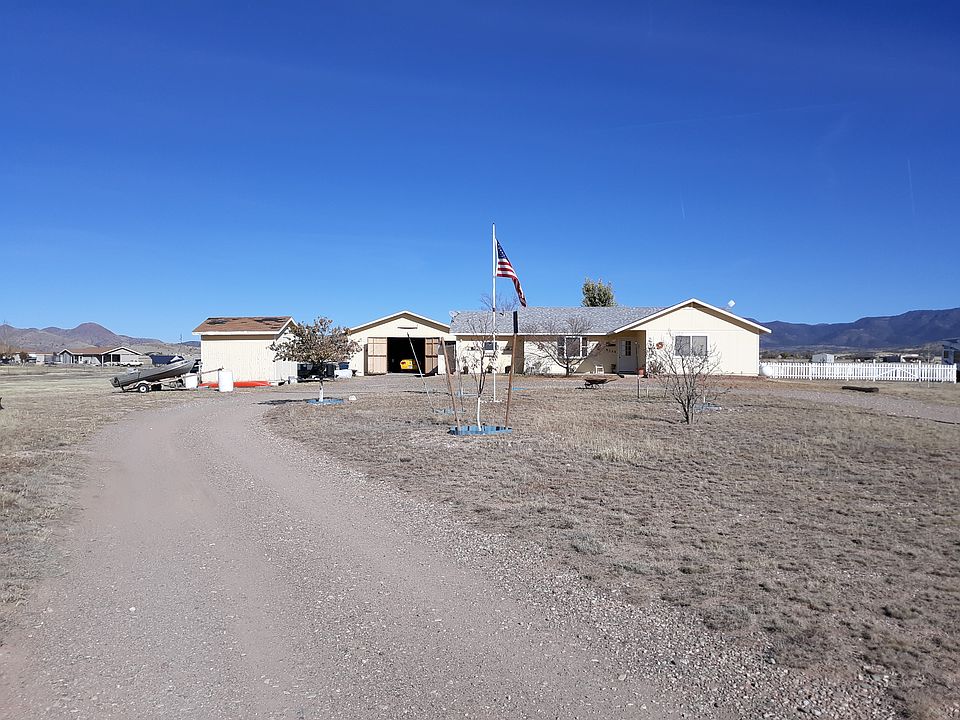 3 bedroom ranch style home 
