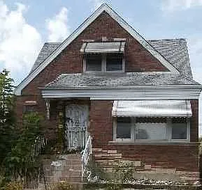8150 S Maplewood Ave photo 1