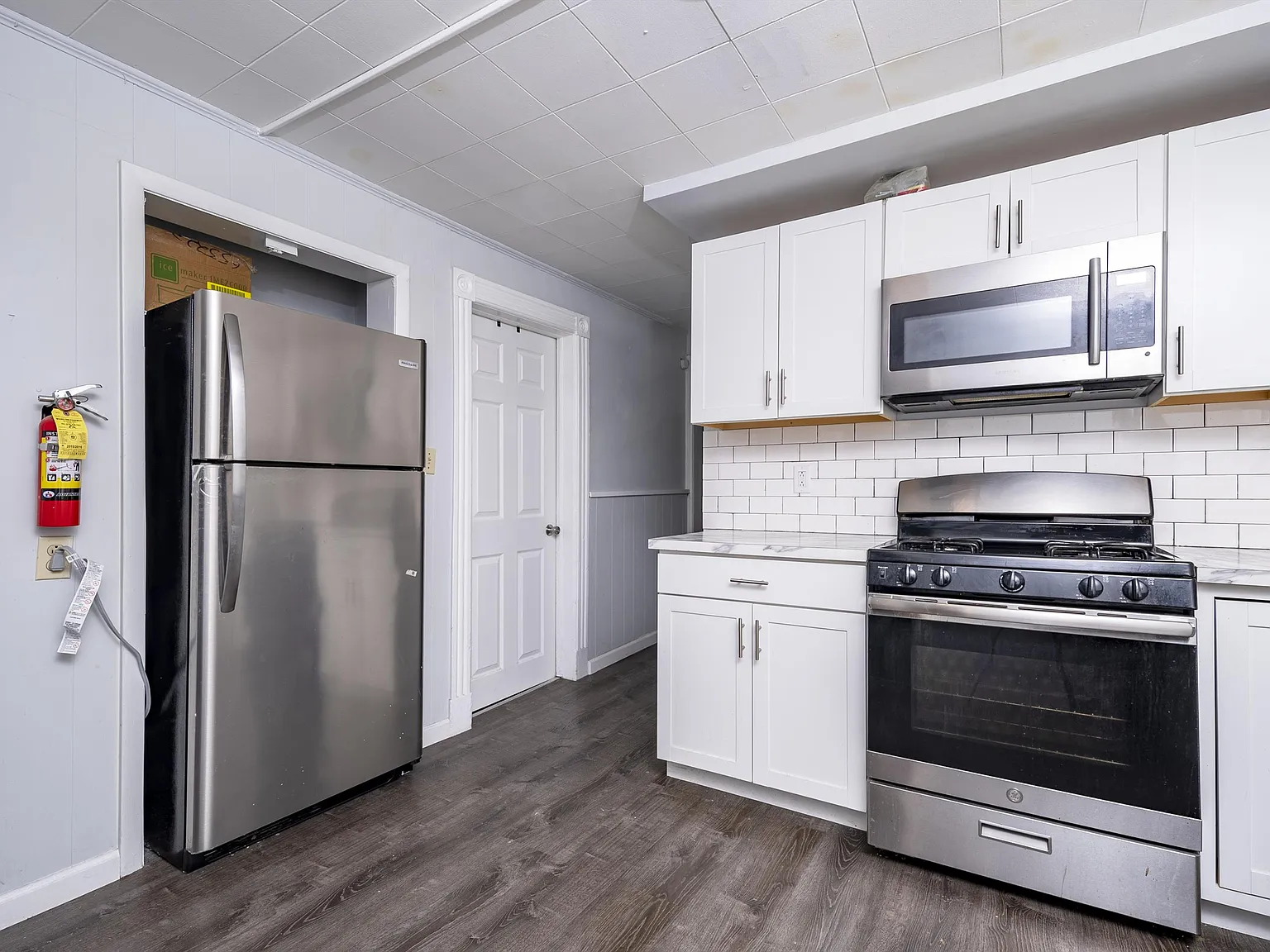 97 14th Street - Unit 2 Room 1 — Photo 4