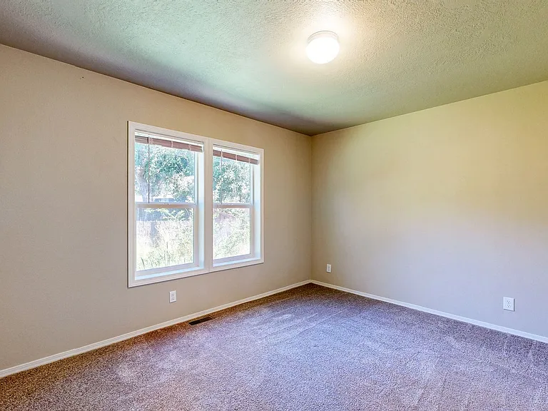 12800 Dunbar Rd — Photo 32