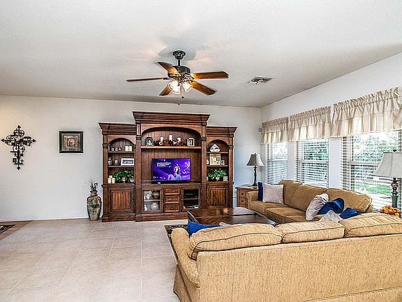 4th image of 2072 E Hawken Way