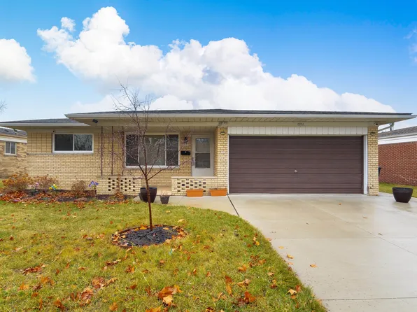 2222 Hempstead Dr, Troy, MI 48083