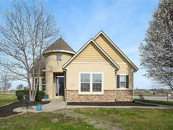 3rd image of 21800 Massa Cir