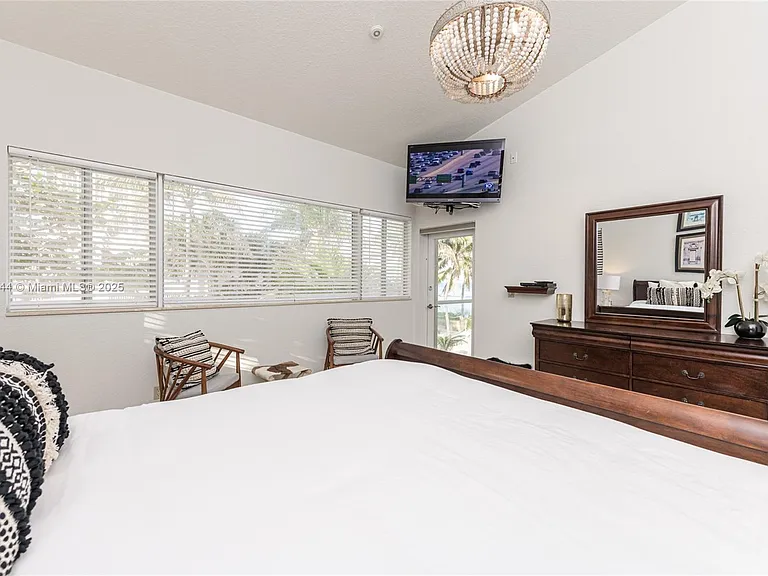 302 Balboa St — Photo 26