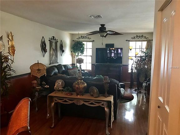 3rd image of 12582 Castle Hill Dr