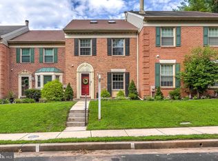 4 Cross Falls Cir, Sparks, MD 21152
