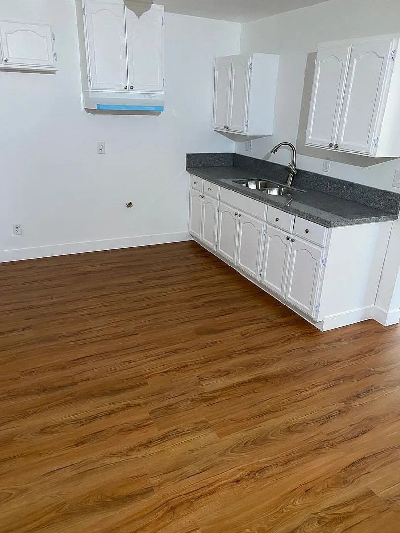 421 N Willowbrook Avenue — Photo 2