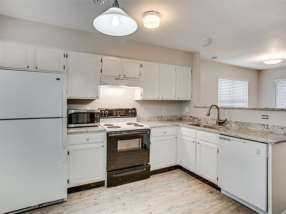 3rd image of 1809 W Spring Creek Pkwy #2