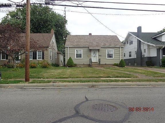 2nd image of 1126 McKinley St