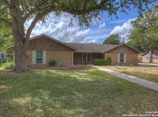 421 W Tanglewood Dr, New Braunfels, TX 78130