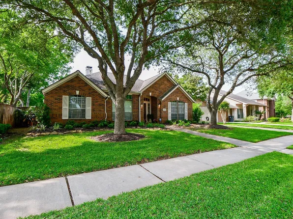 1211 Magnolia Woods Ct, Sugar Land, TX 77479