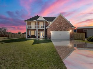 3226 Royal Palm Dr, Mont Belvieu, TX 77523