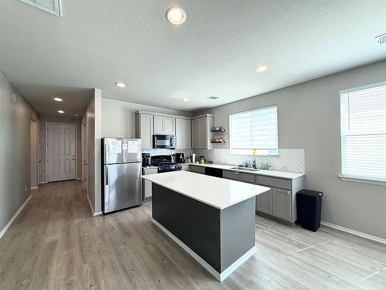 133 Fabion St — Photo 6