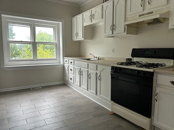 133-135 W Chrystal St