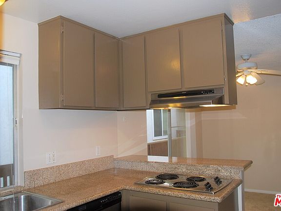 3rd image of 5650 Sumner Way Unit 210