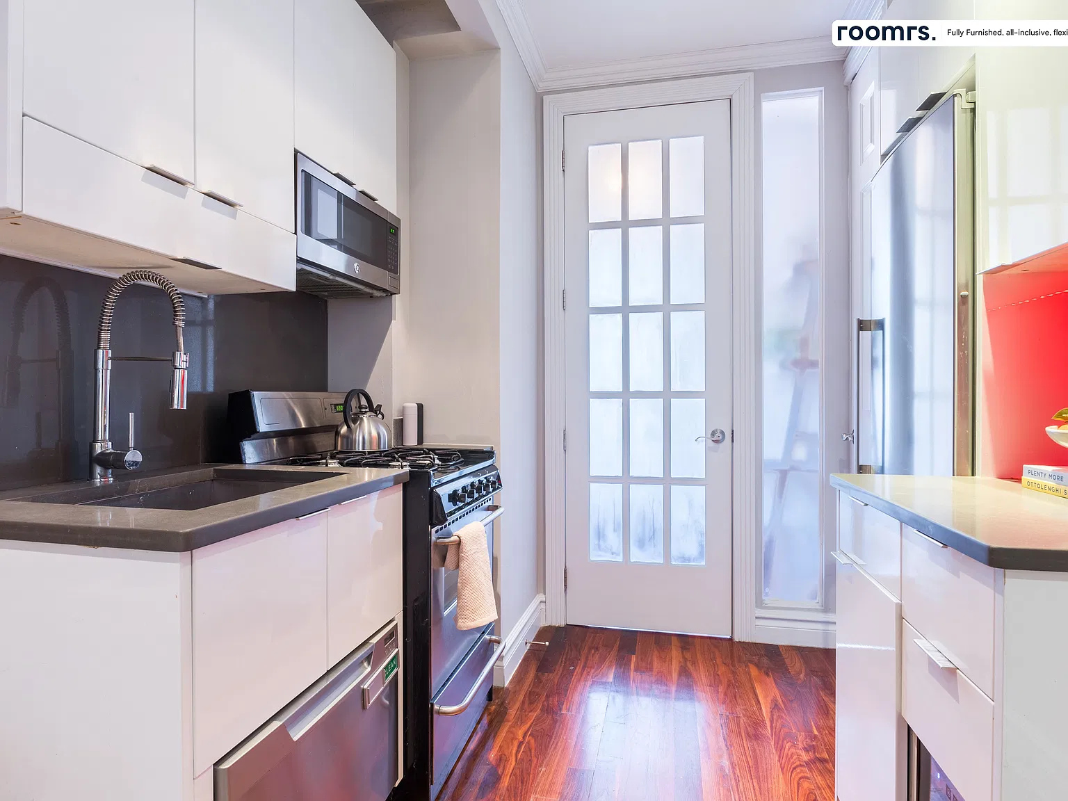 3 bed, 424 sqft, $2,371 — Photo 4