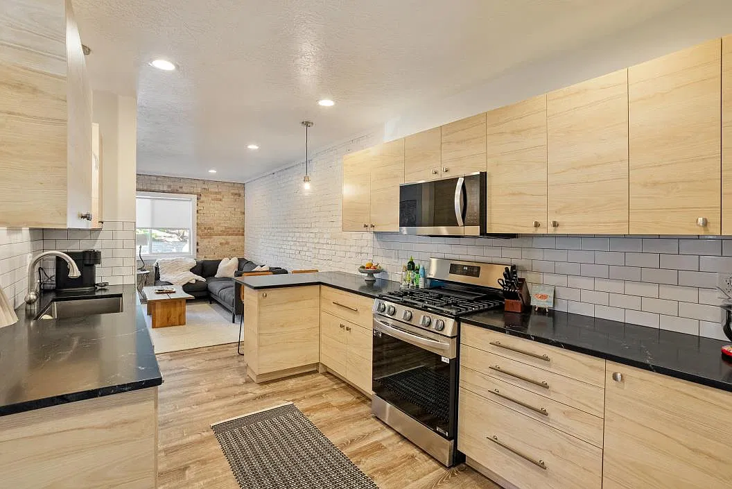 3 bed, 1500 sqft, $3,250 — Photo 1