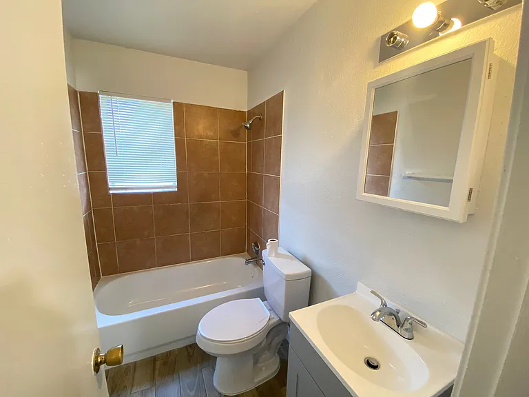 5412 Market St #6 — Photo 6