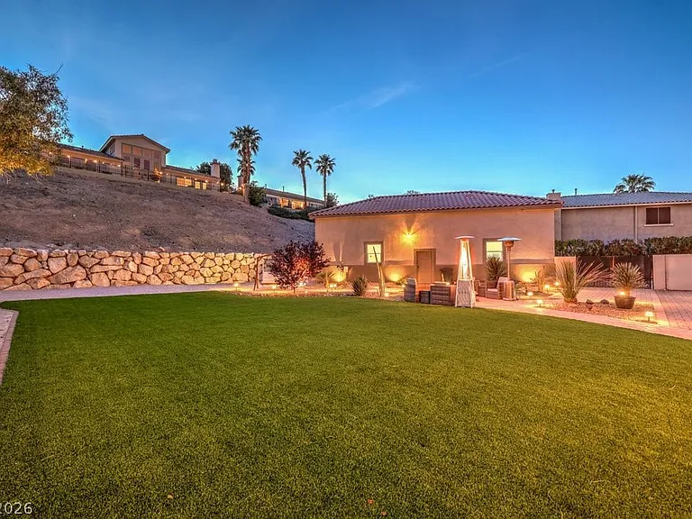 2849 Soaring Peak Ave — Photo 53