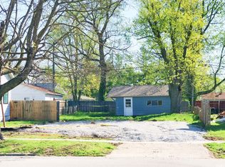 420 N 8th St, Mitchell, IN 47446