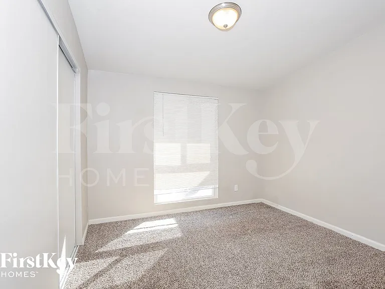 716 N Bruce St — Photo 11