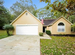 185 Angela Dr, Fayetteville, GA 30215