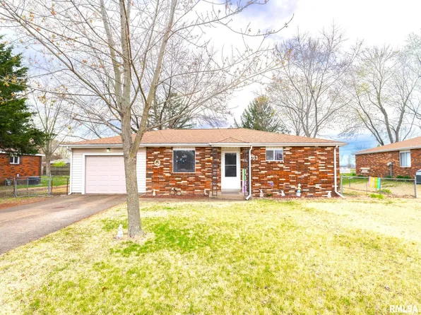 803 S Prairie Ln, Manito, IL 61546