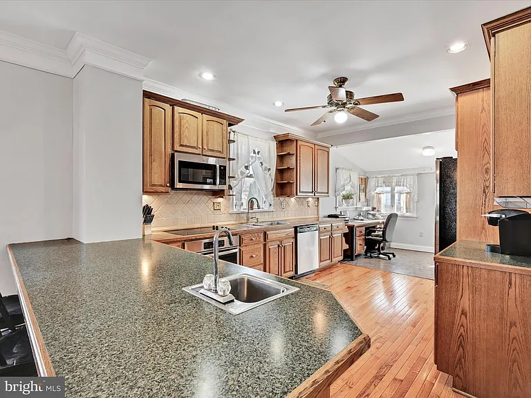 19 Beechwood Rd — Photo 14