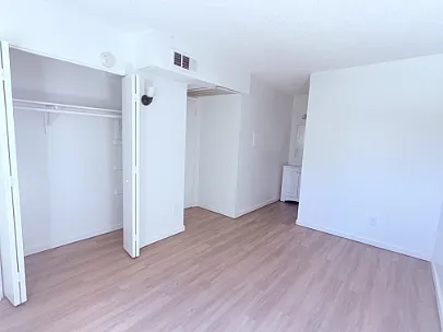 Floor plan 1 BEDROOM CORNER UNT