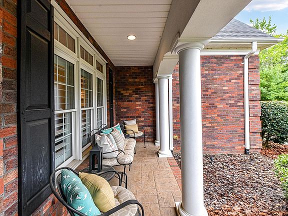 5th image of 6114 Four Wood Dr