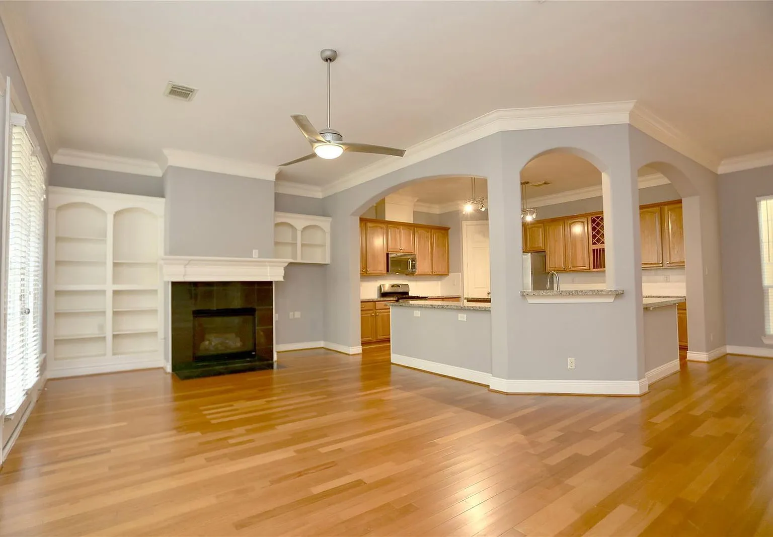 4 bed, 3.5 bath, $3,000 — Photo 3