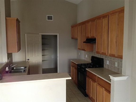 3rd image of 16208 Castletroy Dr