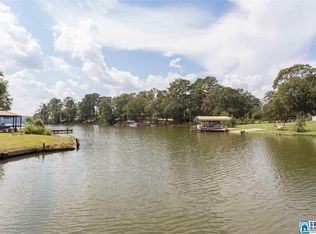 214 W Lake Hill Dr, Talladega, AL 35160