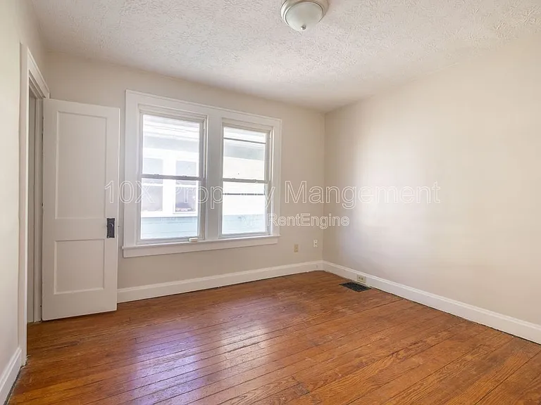 2743 Steele Ave — Photo 18